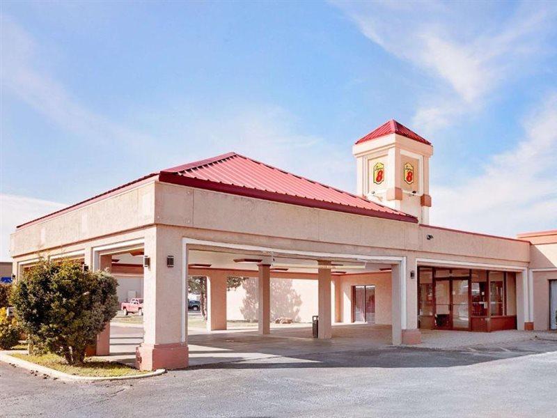 Super 8 By Wyndham Plainview Hotel Exterior photo