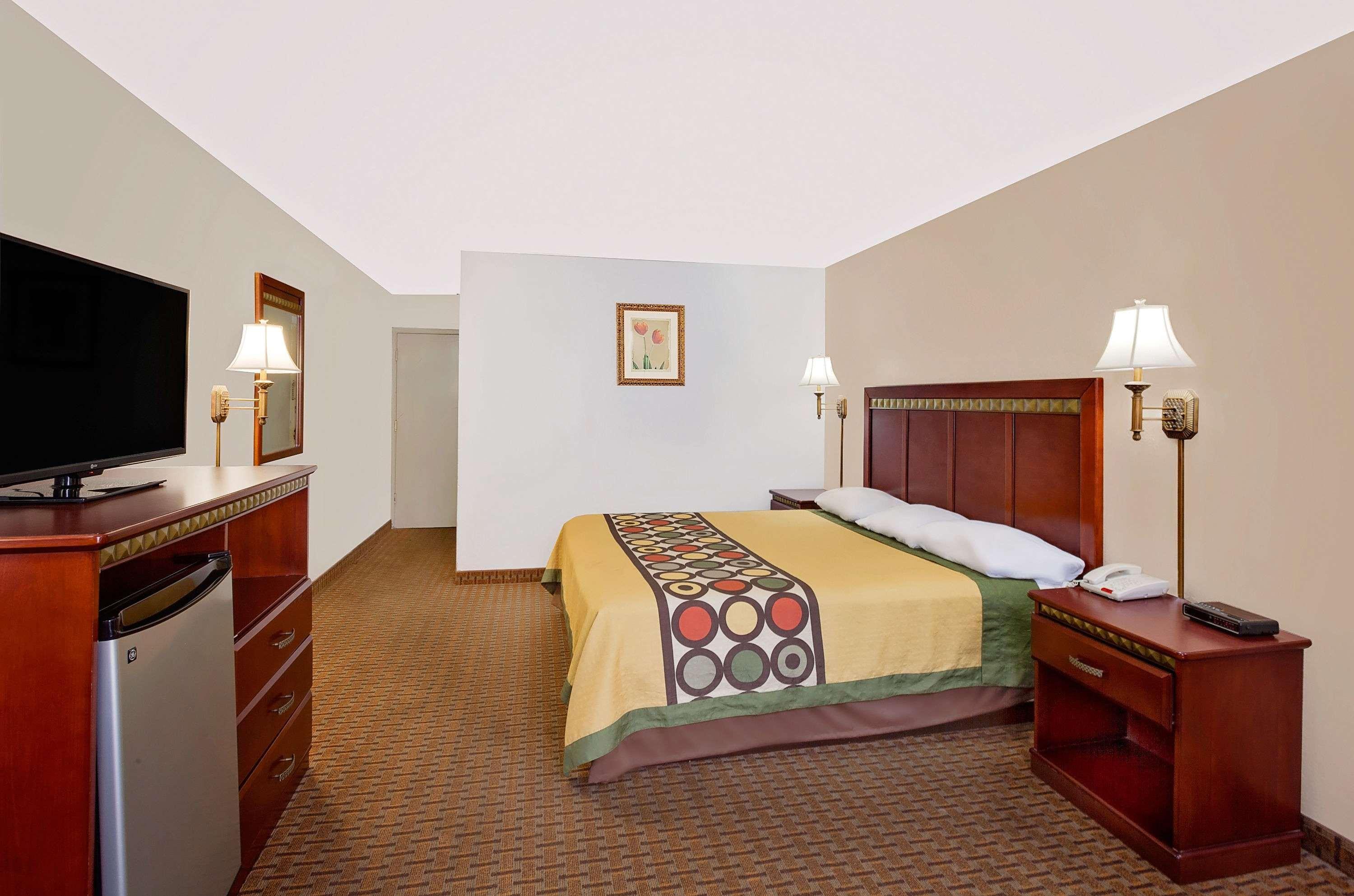 Super 8 By Wyndham Plainview Hotel Exterior photo