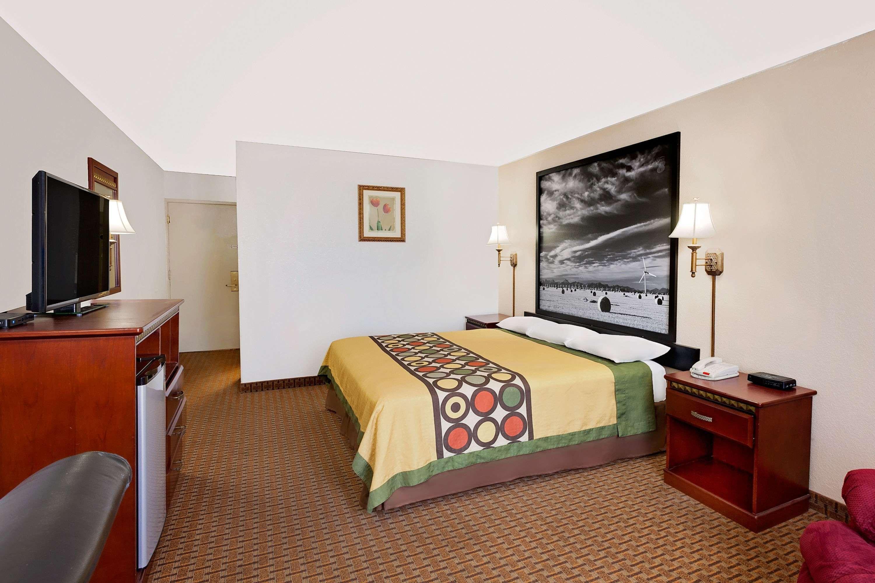 Super 8 By Wyndham Plainview Hotel Exterior photo